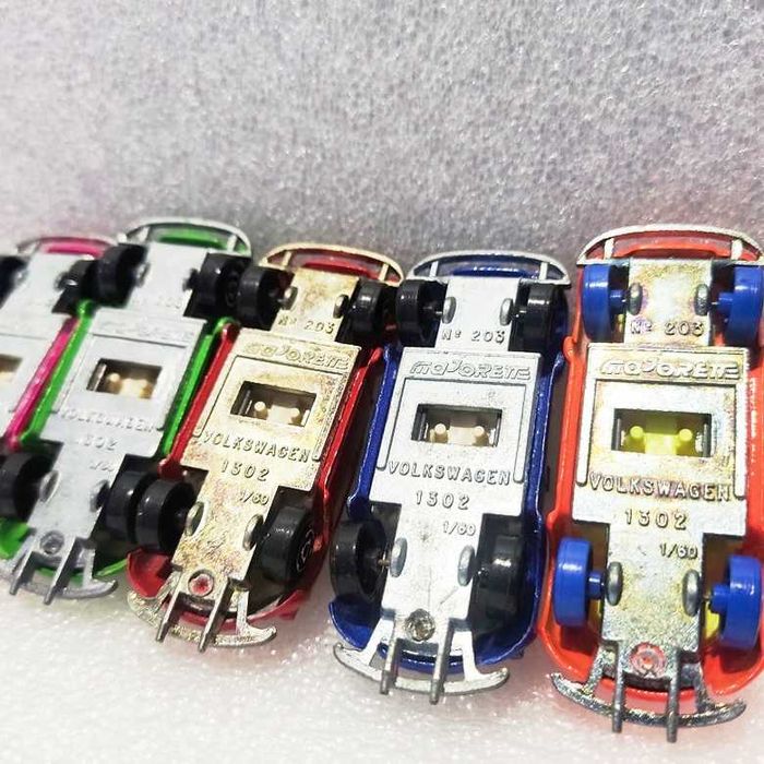 Majorette 203 Volkswagen Beetle 1302 escala 1:60 5 cores diferentes