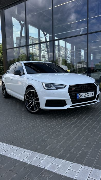 Продам Audi A4 B9 2016 рік 2.0 AT quattro