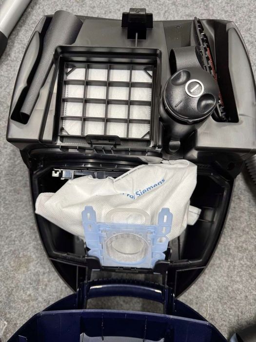 Odkurzacz Cylindrowy Siemens Vs06A111 ,Mocny Do Dywanów 600W 4L