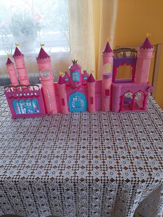 Zamek dla lalek-duży