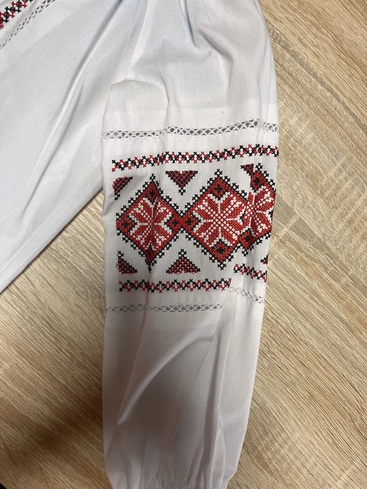 Вишиванки червона р.122-128синя р. 116-122