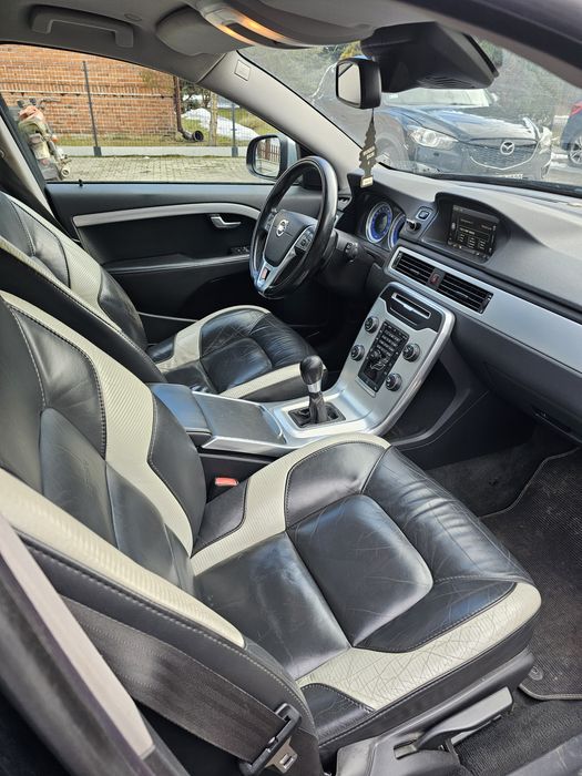 Volvo v70 R-DESIGN 2013r 2.0 diesel D4 skrzynia manualna hak