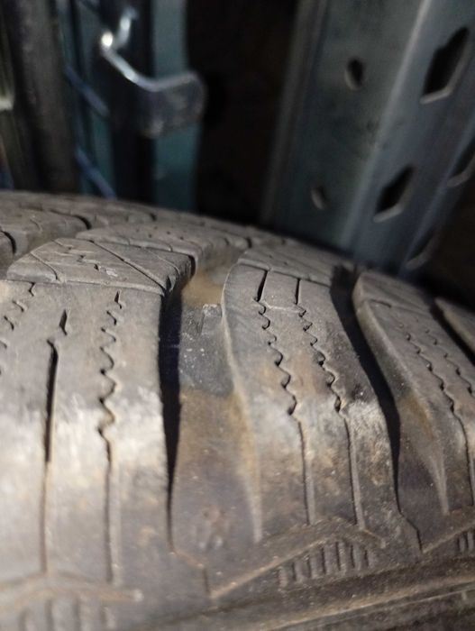 Opony zimowe Hankook używane 185/65 R15 92T