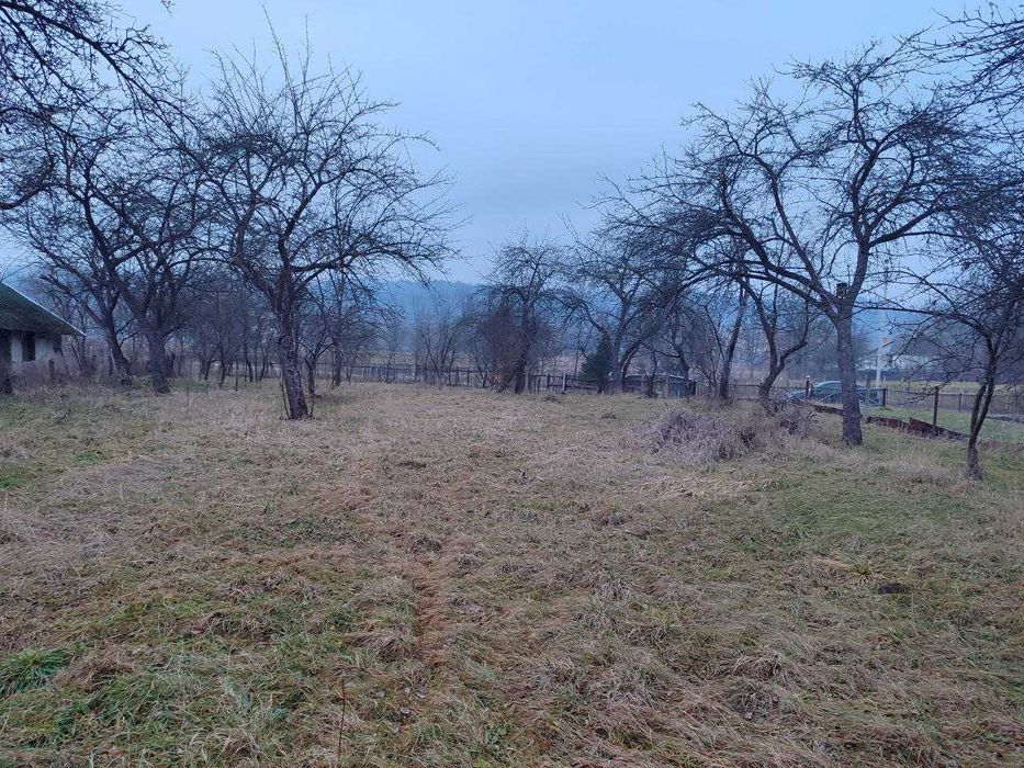 Продаж землі з Будинком в с. Підгіря біля стадіону.