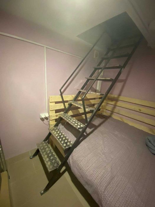 Металлическая Лестница в Подвал. Сходи. Металеві Сходи в Підвал.