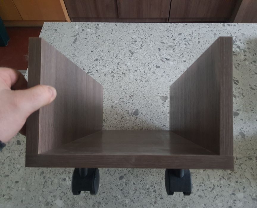 Мобільна підставка під системный блок 250×450