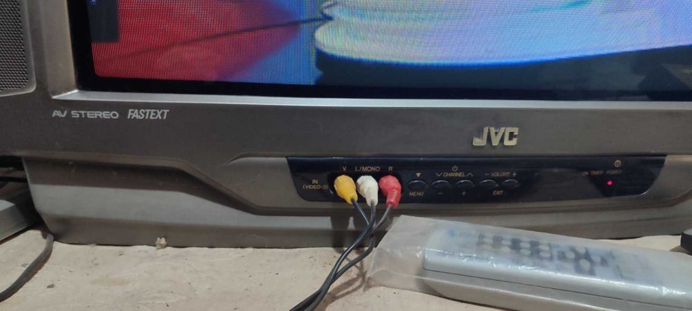 Телевизор JVC  AV-2553TEE