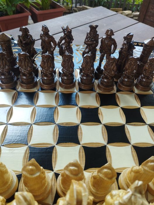 Шахи - нарди - шашки різьблені, ручної роботи.