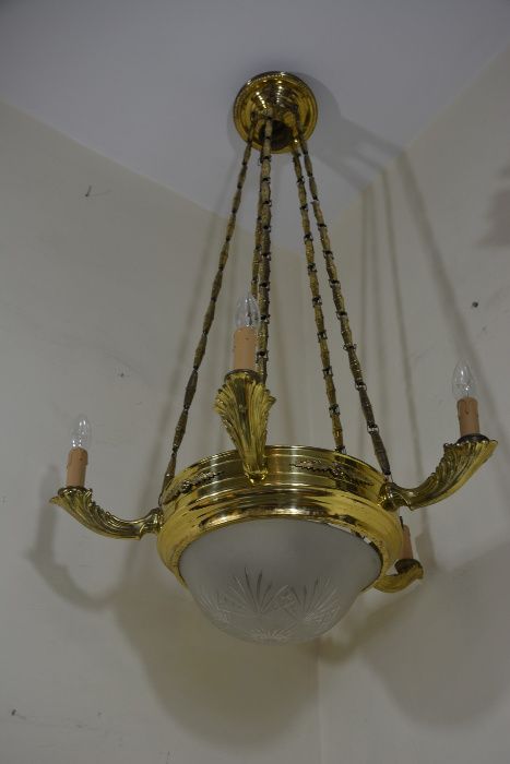 Antyczna lampa wisząca z amplą i 6 świeczkami