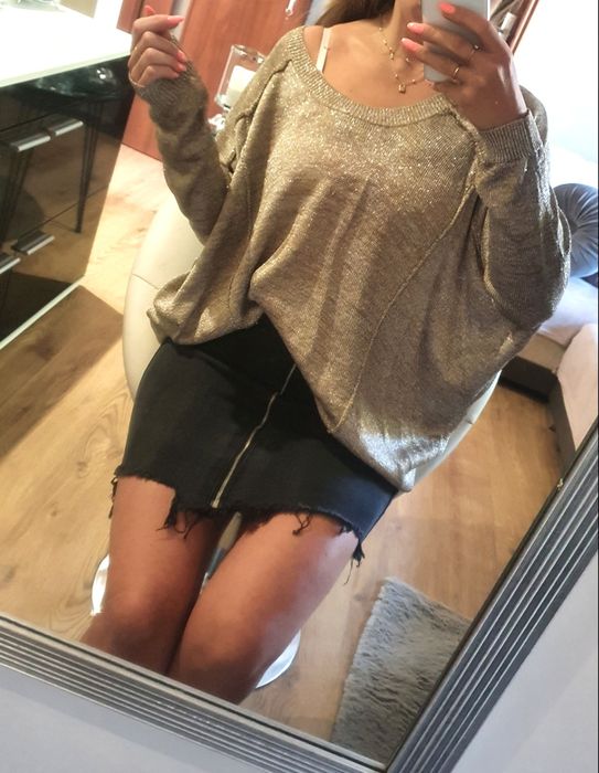 Złoty sweter oversize