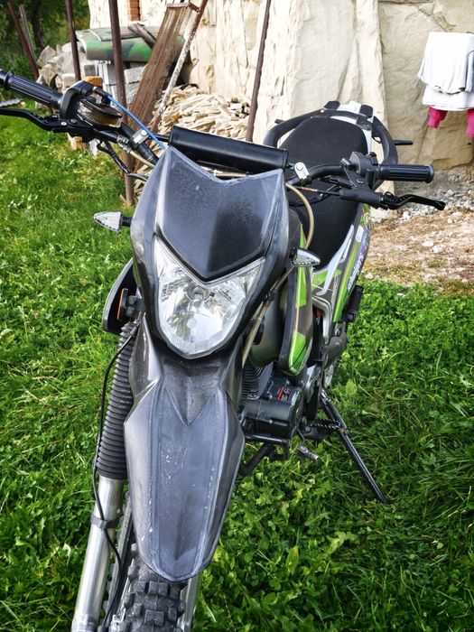 Продаю мотоцикл geon x-road 250