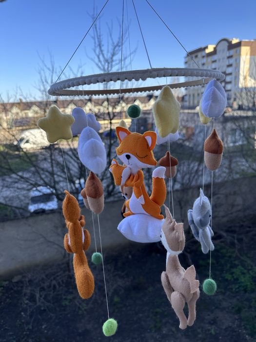 Милий дитячий мобіль