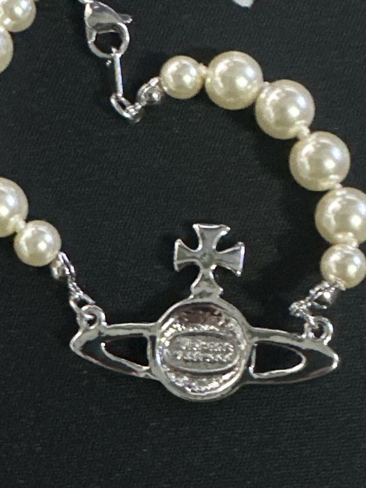 Pulseira de Pérolas Rosa e Prata Vivienne Westwood