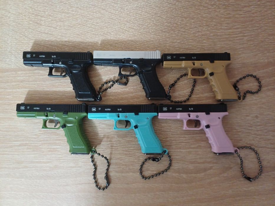 Брелок Glock17  повністю розбірний метал/пластик