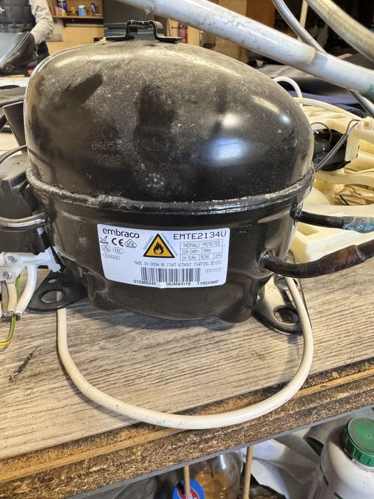 Компрессор Embraco EMTE 2134U морозильной камеры Liebherr