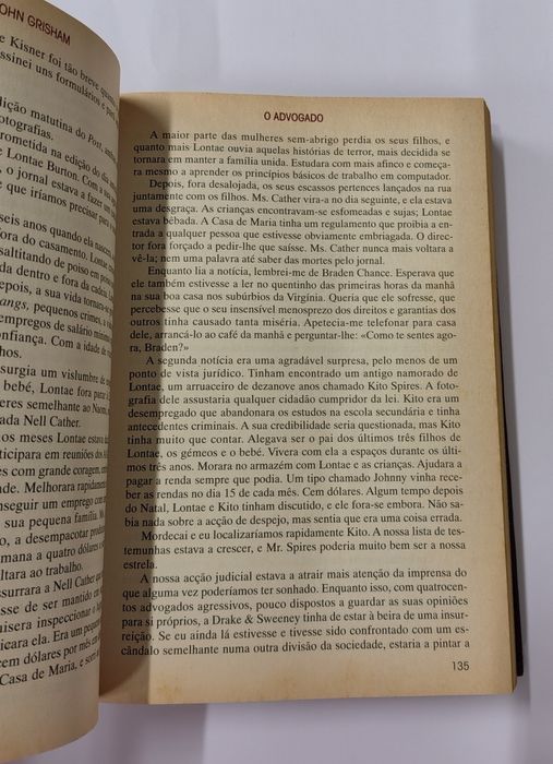 O advogado, de John Grisham. O Falcão da Neves, de Stuart Harrison