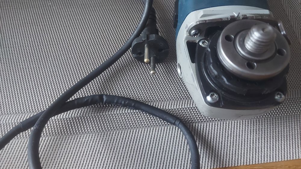 Bosch GWS 1000 .