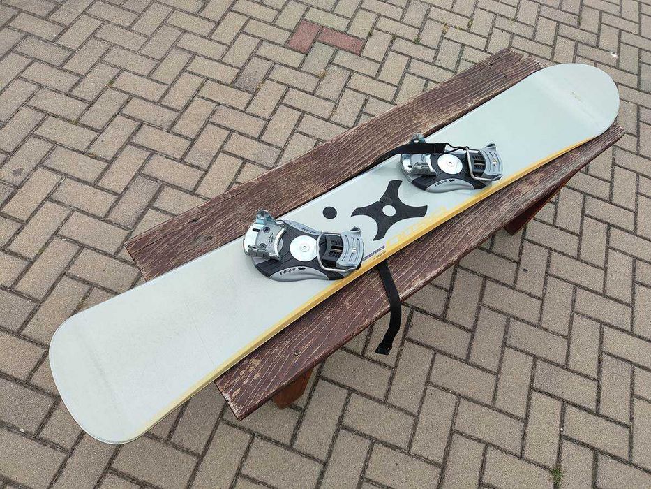 Twarde wiązania snowboardowe Raicle In Tec Sten In + twardy snowboard Nitro Blazer 153 wiązania na snowboard deska snowboardowa