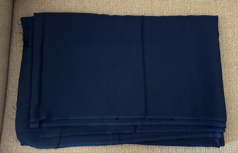 Seda Shantung de alta qualidade. Azul escuro. 110 x 370 cm