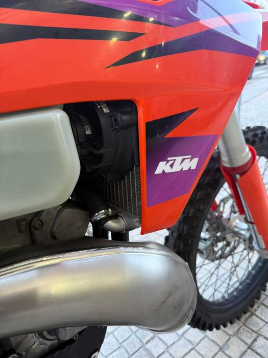 KTM 300 TBI modelo de 2024