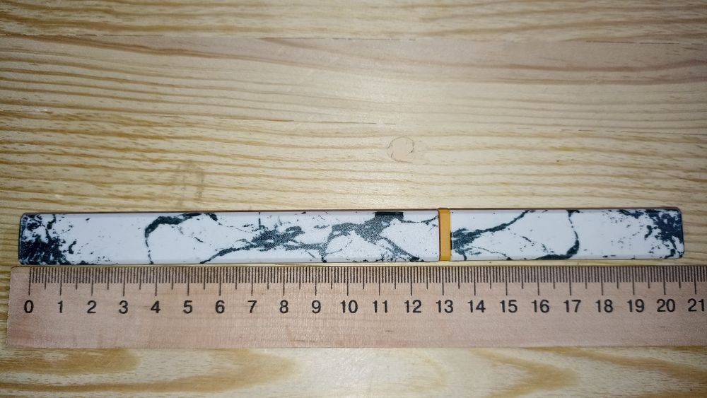 Два кухонних ножа