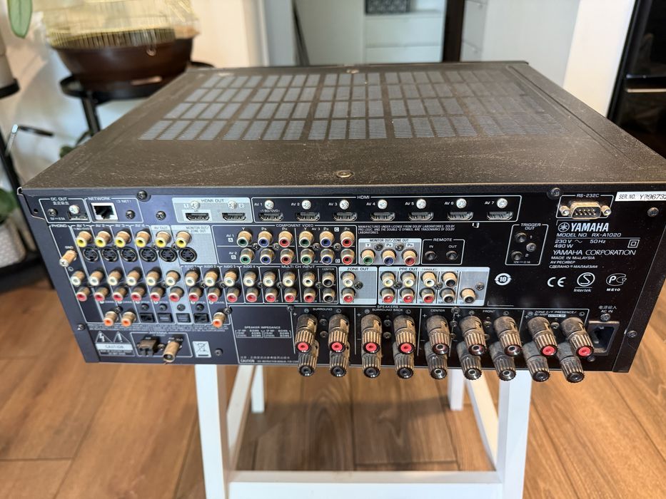 Amplituner Yamaha RX-A1020 Uszkodzony „dawca organów”