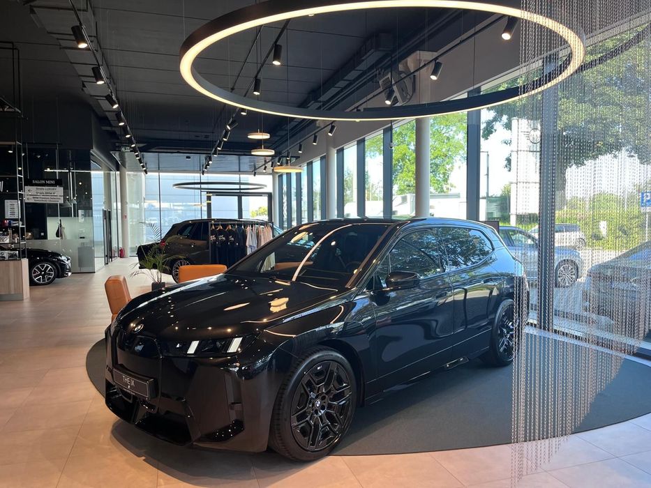 BMW iX