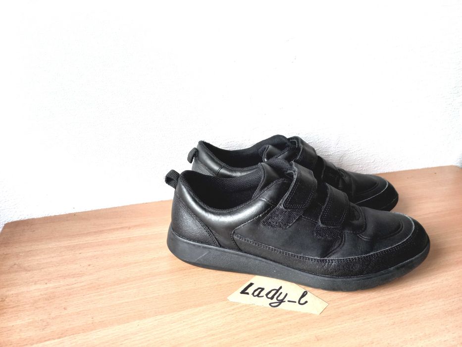 Класні шкіряні кросівки Clarks Scape Flare 42 р. устілка 27 см.