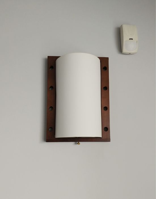 Dwie lampy ścienne, salon