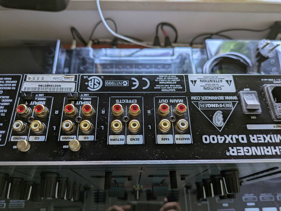 BEHRINGER DJX400 -Mesa de mistura