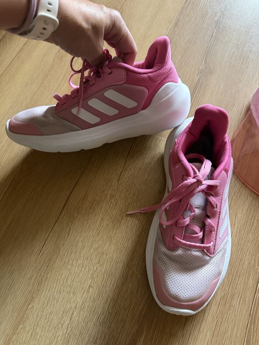 Zestaw sportowy Adidasy rozm 37, daszek sportowy