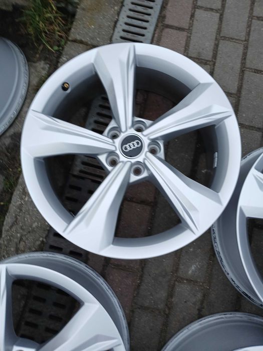 A1005. AUDI 7 x 19 ET 34 rozstaw 5x112