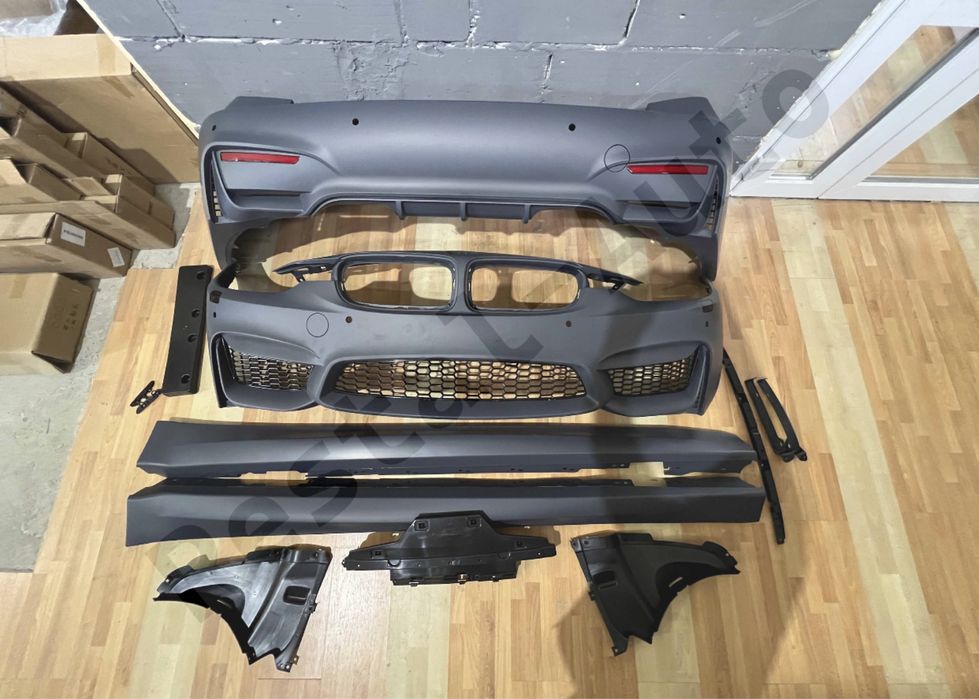 Обвес бампер BMW F30 M3 бмв ф30 м3 дифузор решетка без туманки