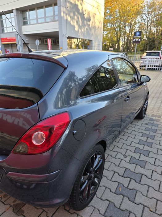 Opel corsa D benzyna 2010