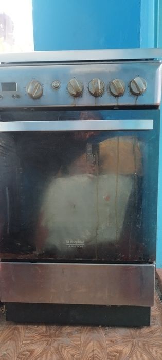 Продам плиту газову Hotpoint Aristone