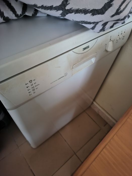 Maquina de lavar loiça e roupa