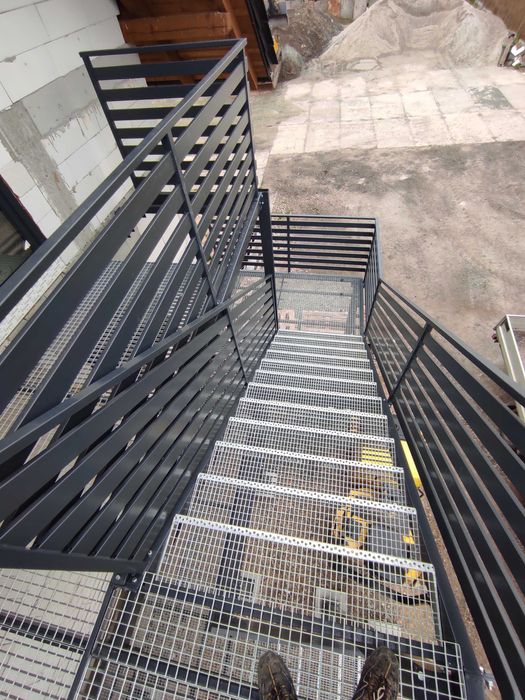 Schody stalowe – wewnętrzne i zewnętrzne – Kłodzko