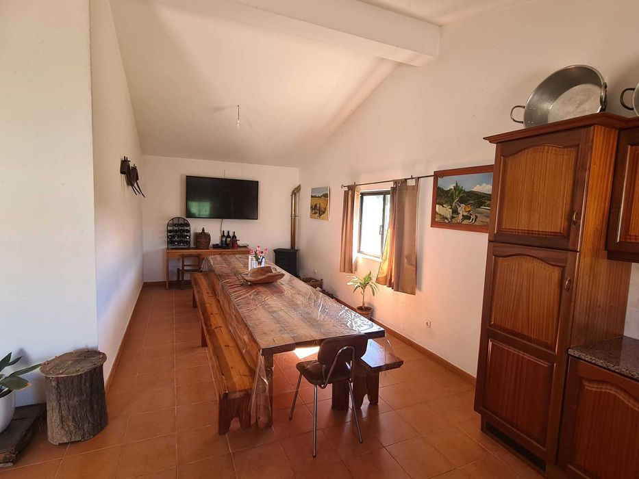 Arrenda-se casa de campo mobilada, situada em Resdochão, perto de São Marcos da Serra, no Algarve
