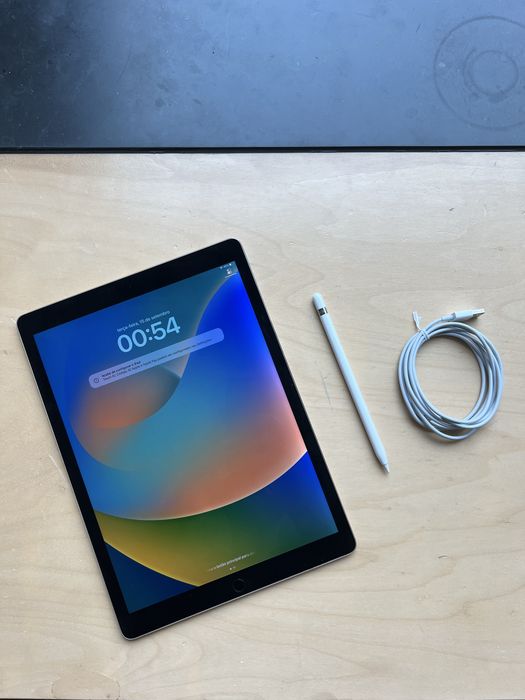 iPad Pro 12.9" (1.ª Geração) 128GB Cinzento + Apple Pencil (1.ª Geração) – Sem Risco