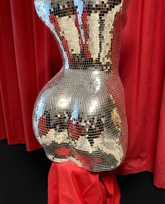 Busto em Espelhos