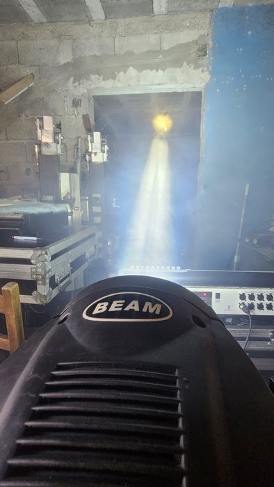 Vendo Beam 7R com case.