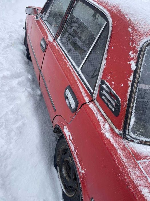 Продаєця ваз 21011. На повному бойовому ходу