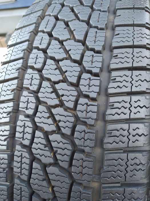 215/65/16C шини зимові Firestone