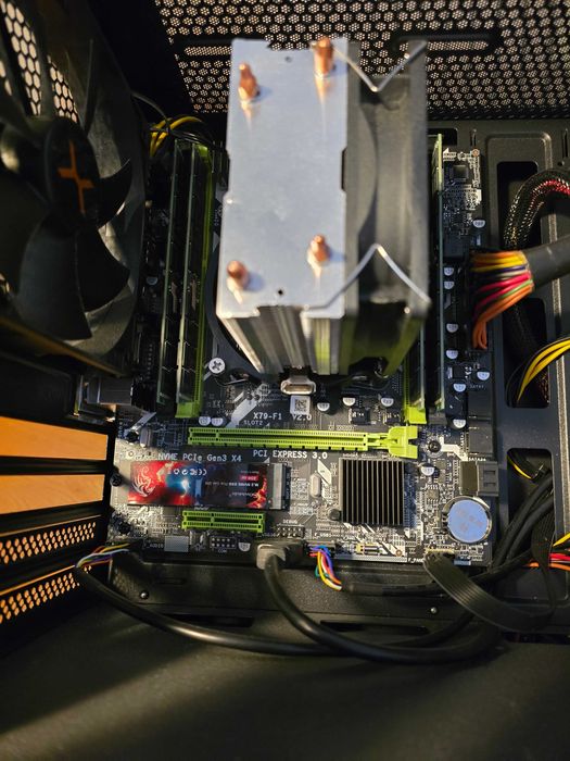Komputer do gier nauki pracy Intel Xeon E5-2680 64GB RAM Grafika Radeon 8 GB Dysk M2 256GB