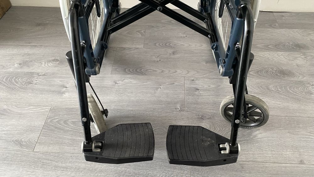 Инвалидная коляска