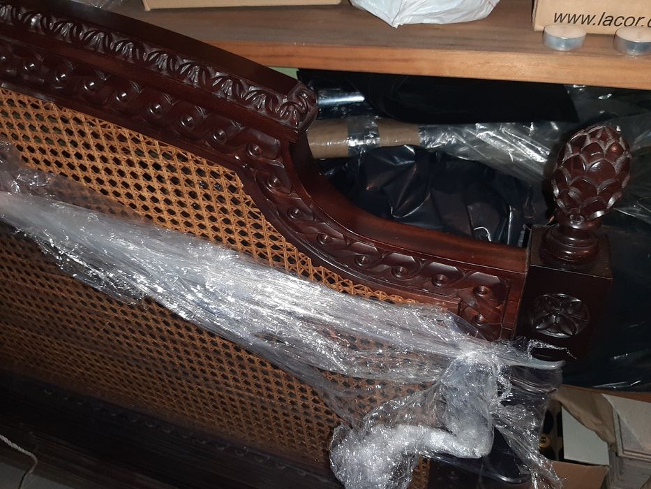 Cabeceira de cama Mogno