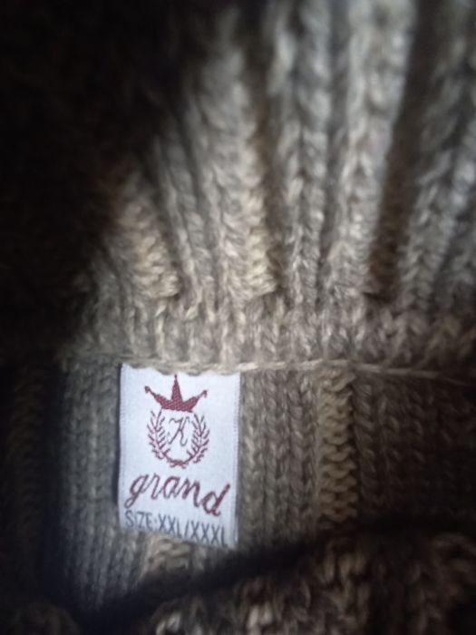 Sweter męski z golfem