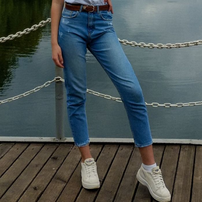 Жіночі джинси блакитні Mom