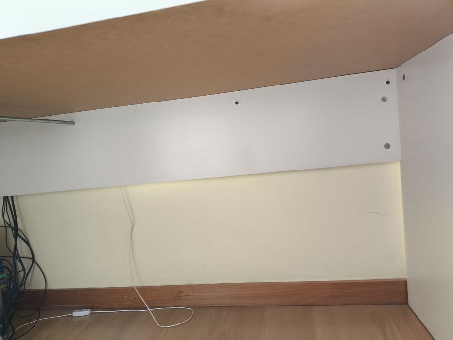 Secretária Branca com Painel Extraível 151x65cm