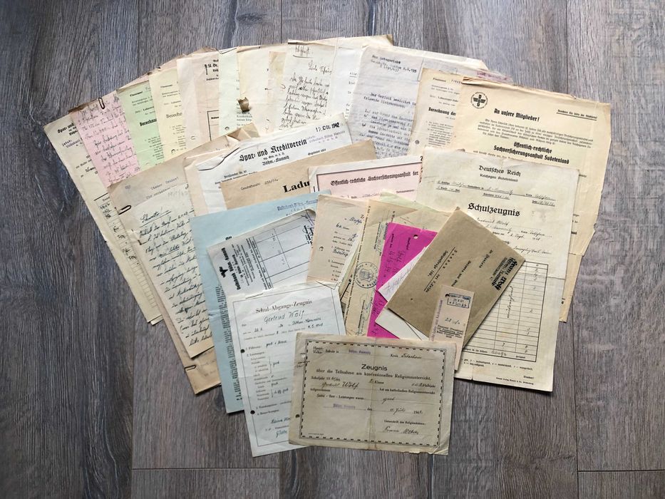 Obszerne archiwum rodzinne 1940 Sudety 1949 Kilkadziesiąt dokumentów